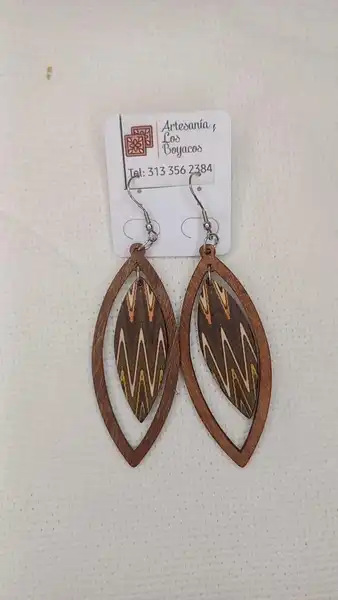ARETES EN MADERA - CAFE