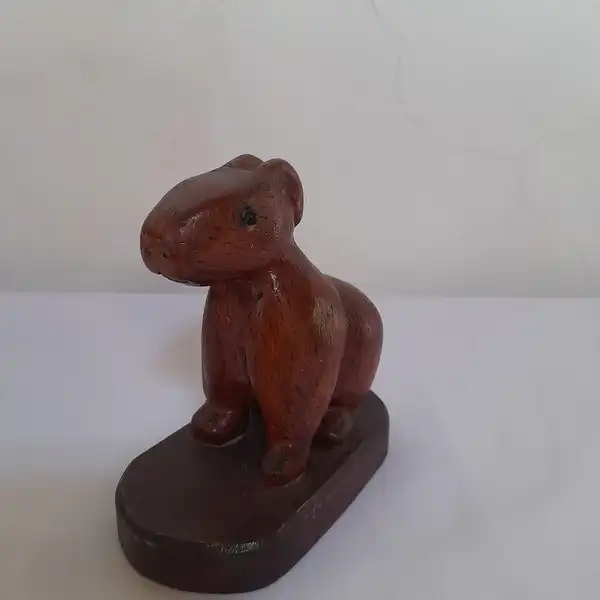 CHIGUIRO CAFE OSCURO